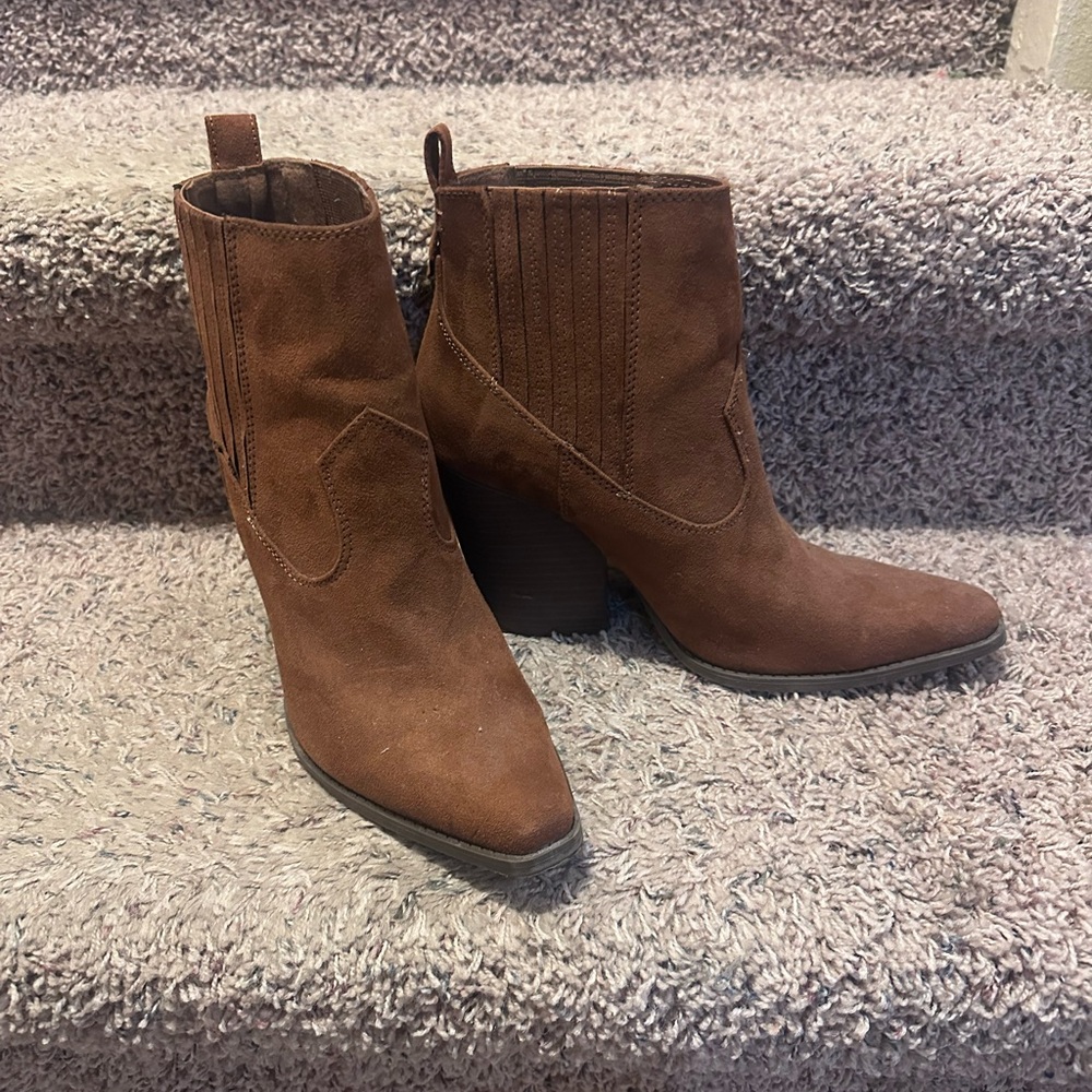Qupid Chestnut Ankle Booties
